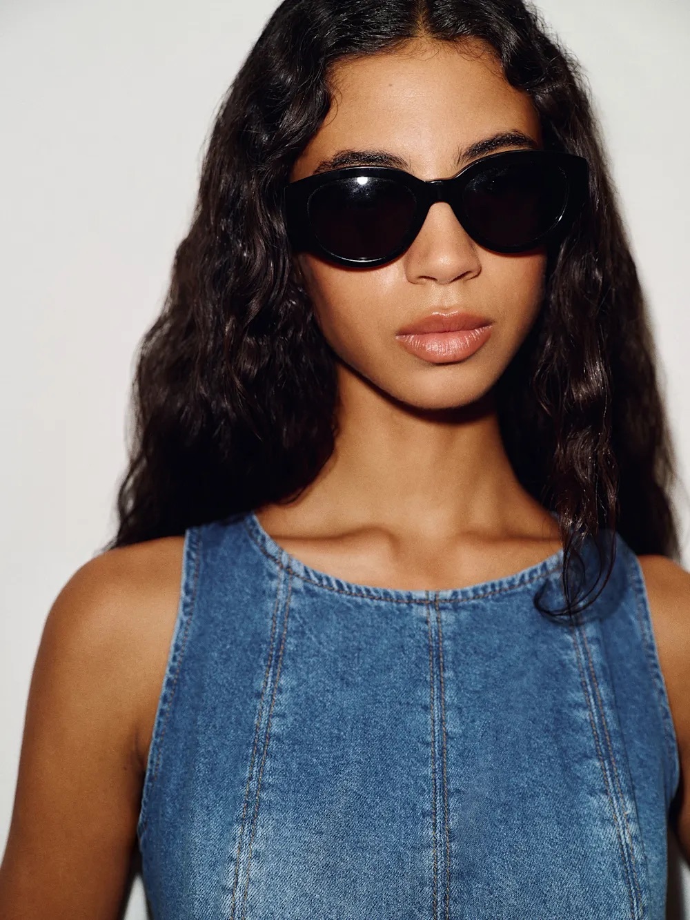 NWT Reformation Kehlani Denim Mini Dress Size 2 Light Wash Blue in Sula - Picture 3 of 6